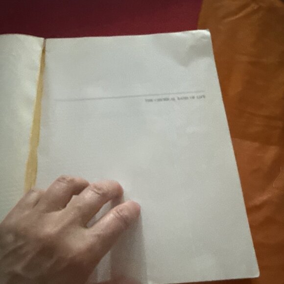 CHEMICAL BASIS OF LIFE: INTRODUCTION TO MOLECULAR & CELL BIOLOGY HC(FC-39-2) - Picture 8 of 10